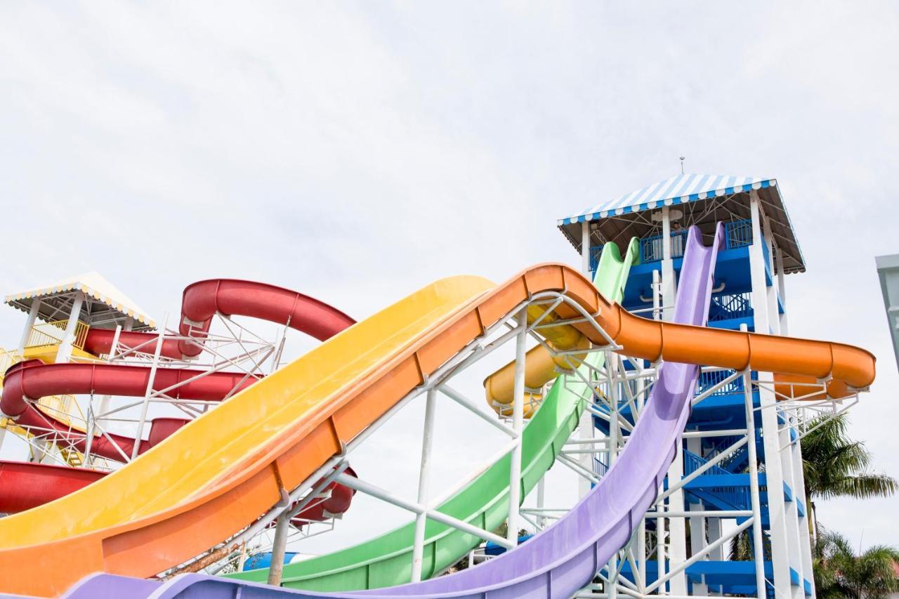 Eon Centennial Resort Hotel & Waterpark Iloilo City Ngoại thất bức ảnh