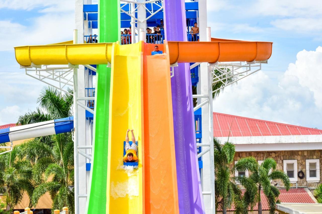 Eon Centennial Resort Hotel & Waterpark Iloilo City Ngoại thất bức ảnh