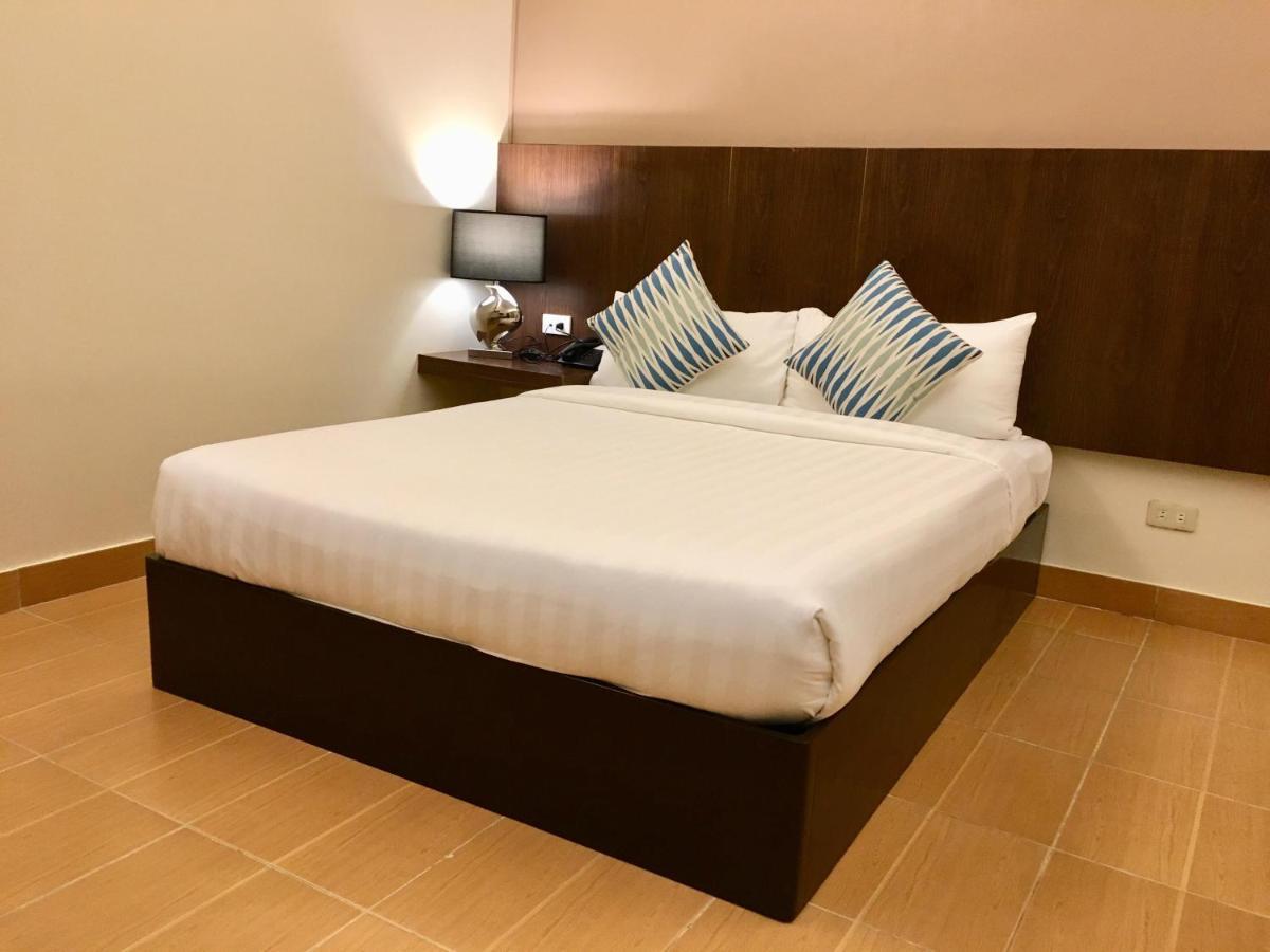 Eon Centennial Resort Hotel & Waterpark Iloilo City Ngoại thất bức ảnh