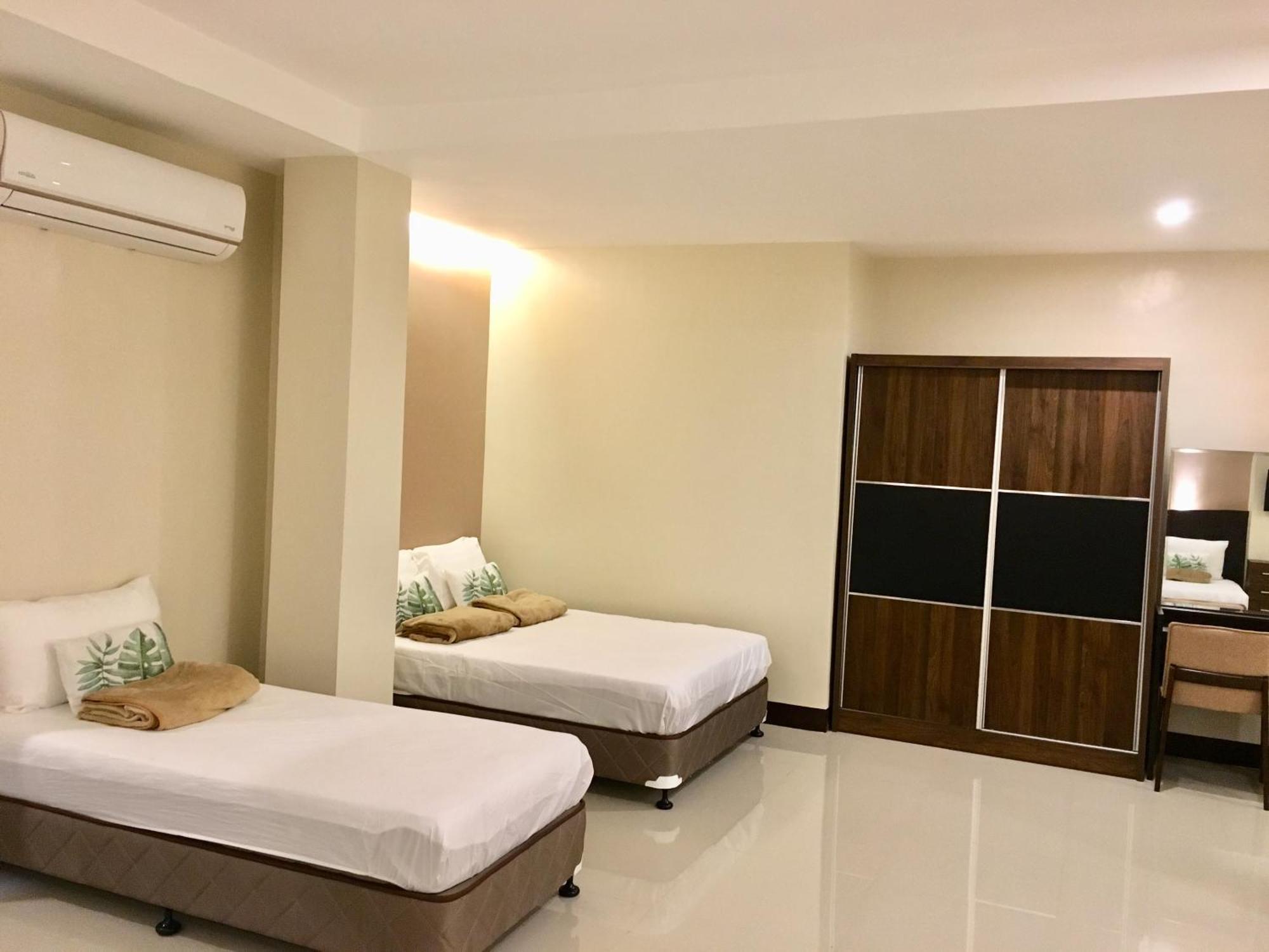Eon Centennial Resort Hotel & Waterpark Iloilo City Phòng bức ảnh
