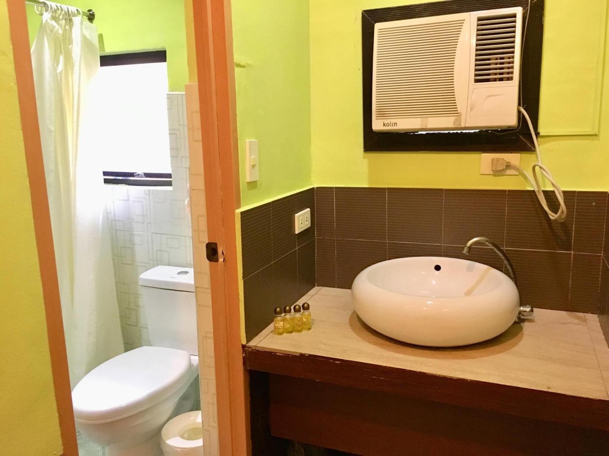 Eon Centennial Resort Hotel & Waterpark Iloilo City Phòng bức ảnh